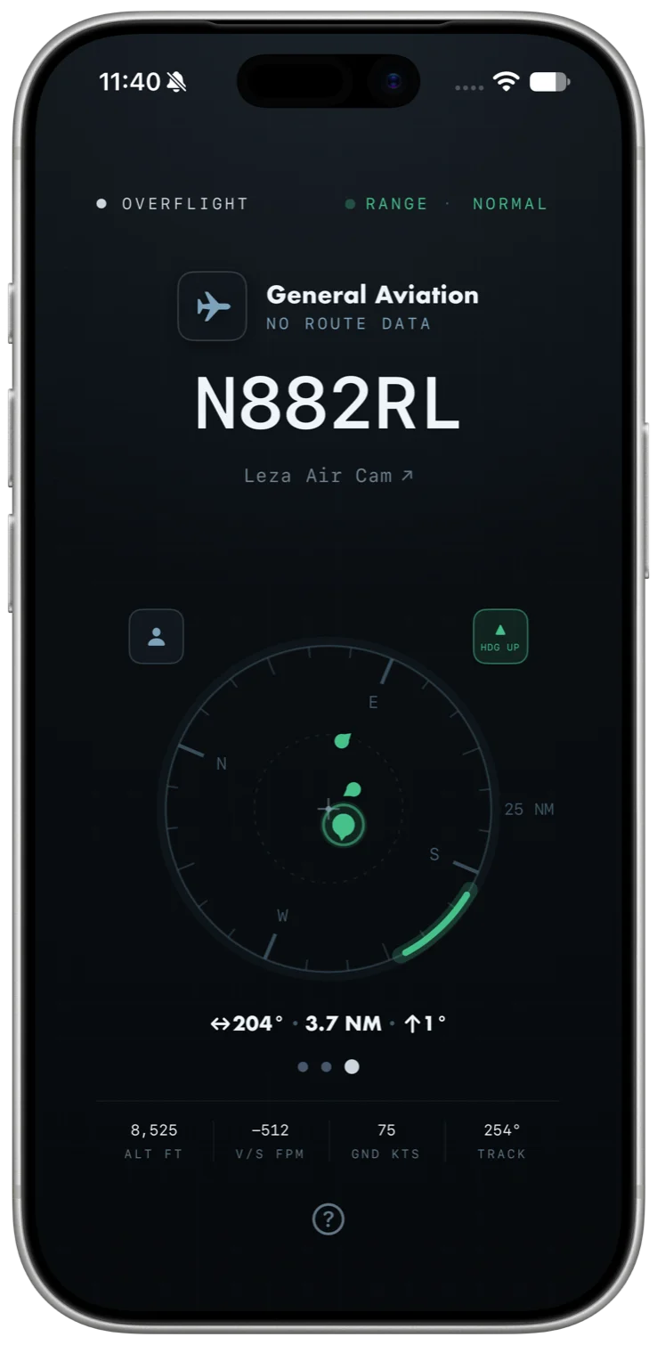 Overflight on iPhone showing general-aviation aircraft N882RL, 3.7 nautical miles away, with its type identified as a Leza Air Cam and an arrow to open the article.